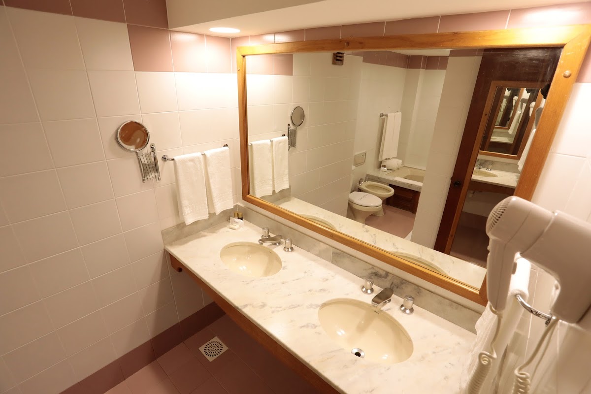 Tri Hotel