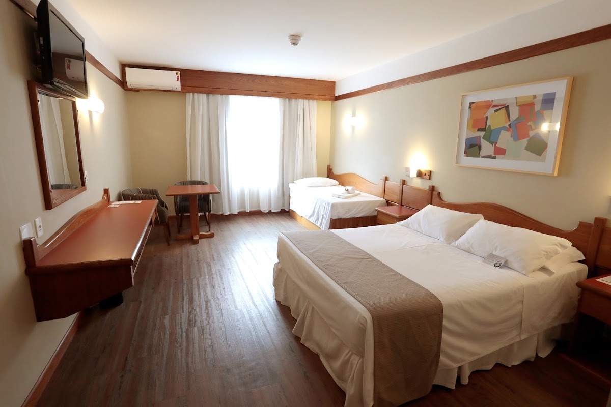 Tri Hotel