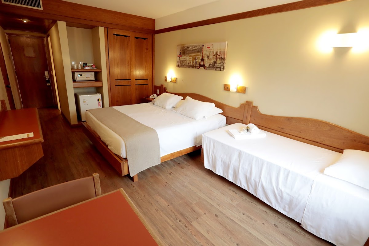 Tri Hotel